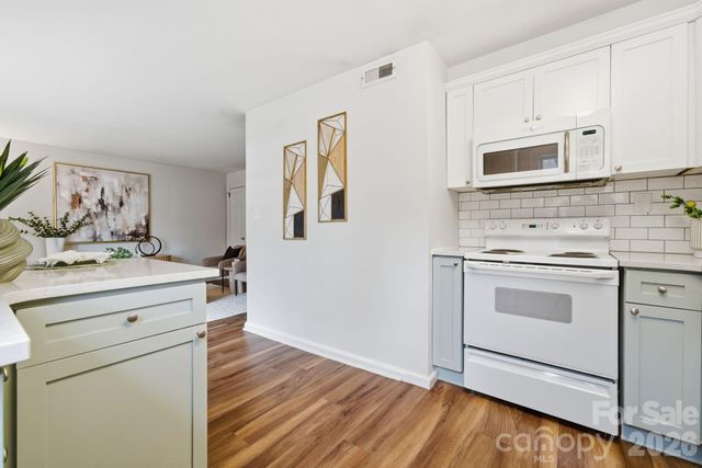 102 Colville Road 51A, Charlotte, NC 28207