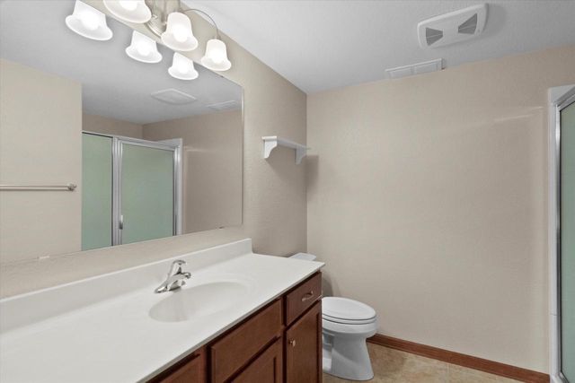 2708 Portage CIRCLE, Waukesha, WI 53189