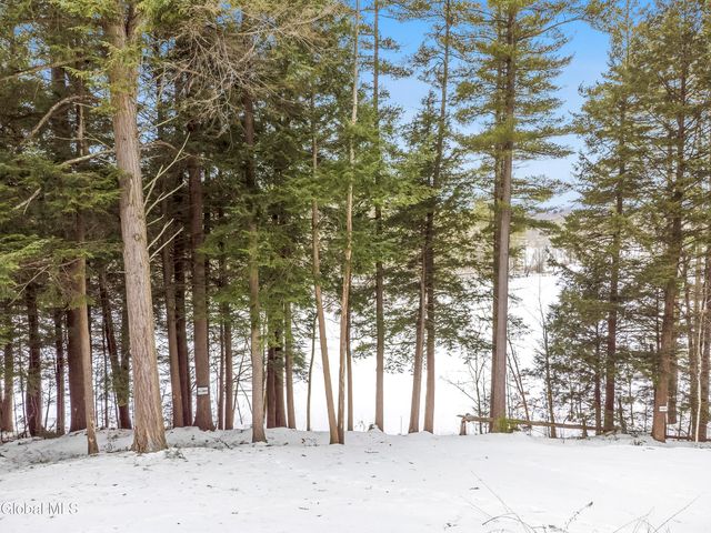 129 Woodland Avenue, Mayfield, NY 12078