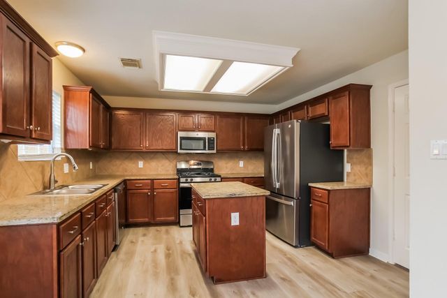 519 Holly Crest Drive, Spring, TX 77386