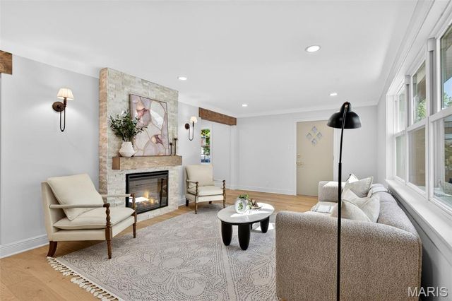 6963 Sutherland Avenue, St Louis, MO 63109