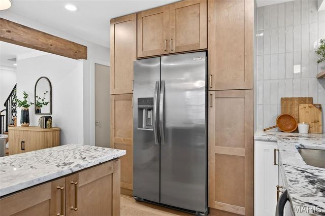 6963 Sutherland Avenue, St Louis, MO 63109