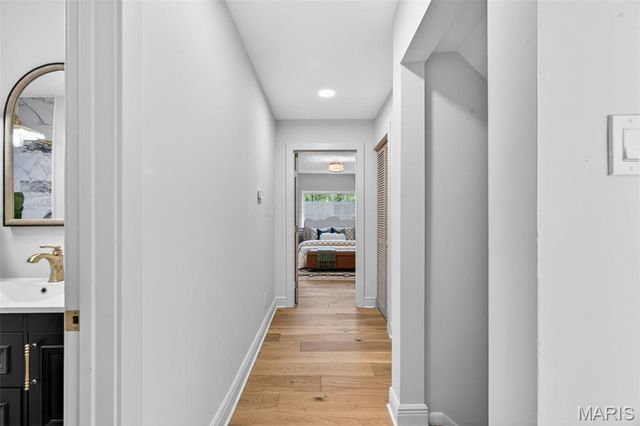 6963 Sutherland Avenue, St Louis, MO 63109