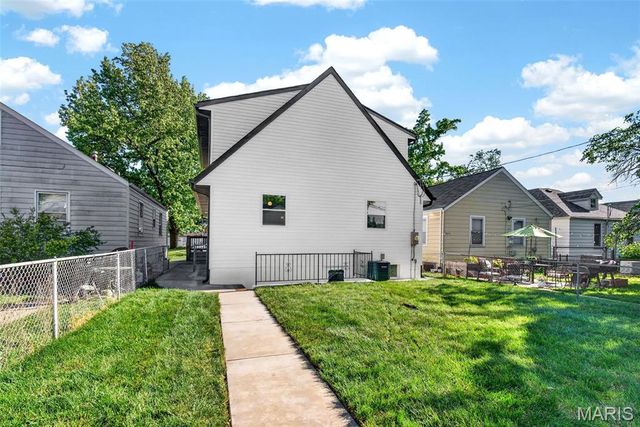 6963 Sutherland Avenue, St Louis, MO 63109