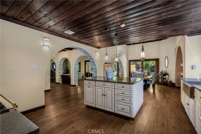 3092 Laurel Canyon Boulevard, Studio City, CA 91604