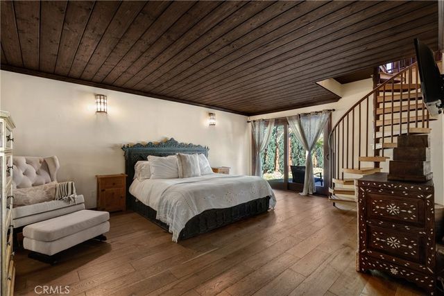 3092 Laurel Canyon Boulevard, Studio City, CA 91604