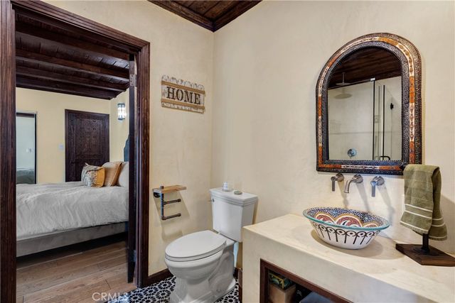 3092 Laurel Canyon Boulevard, Studio City, CA 91604