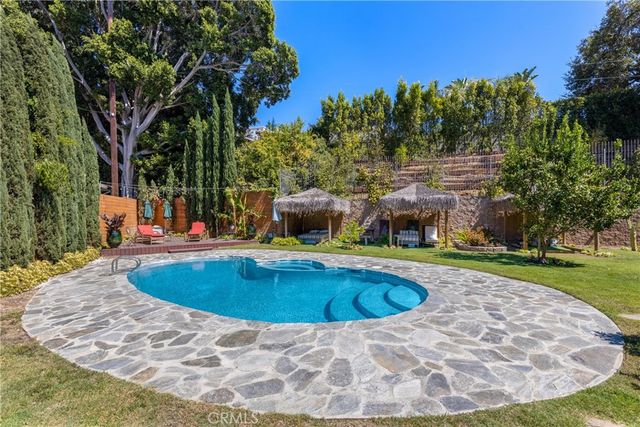 3092 Laurel Canyon Boulevard, Studio City, CA 91604