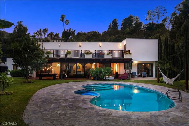 3092 Laurel Canyon Boulevard, Studio City, CA 91604
