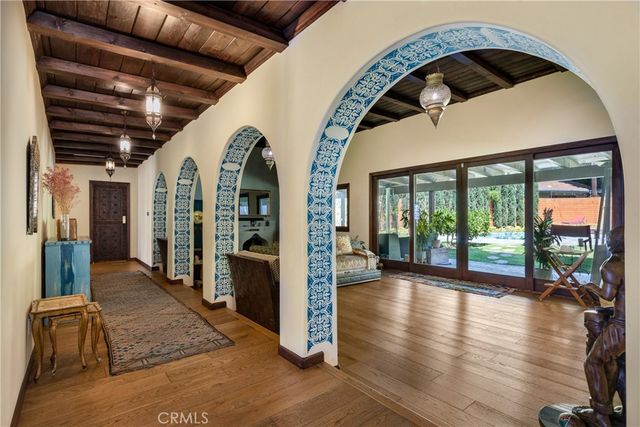 3092 Laurel Canyon Boulevard, Studio City, CA 91604