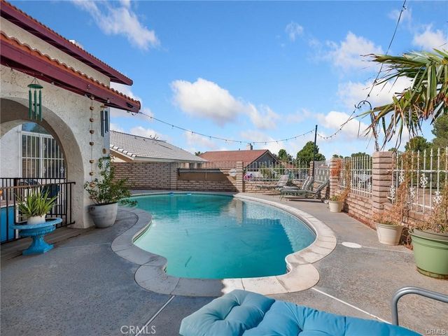 13916 Burning Tree Drive, Victorville, CA 92395