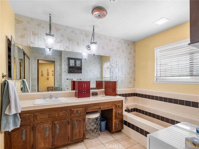 13916 Burning Tree Drive, Victorville, CA 92395