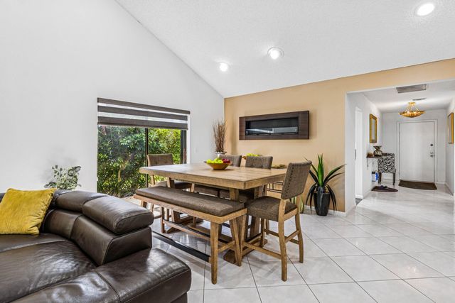 21720 Arriba Real 37-b, Boca Raton, FL 33433