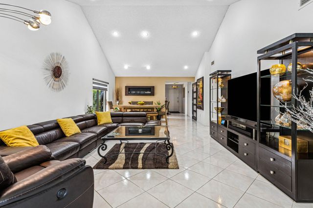 21720 Arriba Real 37-b, Boca Raton, FL 33433