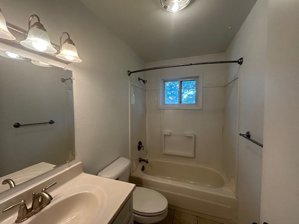 Image 10 of property listing at 3420 Parkway Street, Butte, MT 59701