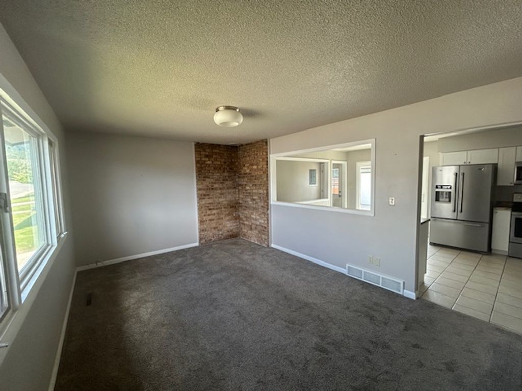 Image 4 of property listing at 3420 Parkway Street, Butte, MT 59701