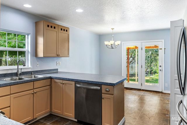617 Lake Lowell, Nampa, ID 83686