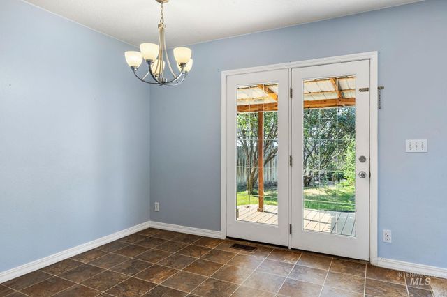 617 Lake Lowell, Nampa, ID 83686