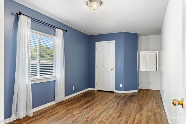 617 Lake Lowell, Nampa, ID 83686