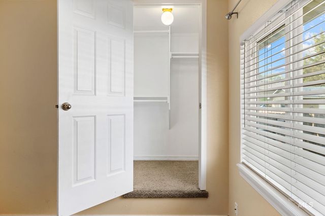 617 Lake Lowell, Nampa, ID 83686