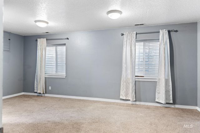 617 Lake Lowell, Nampa, ID 83686