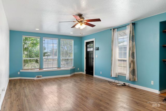 617 Lake Lowell, Nampa, ID 83686