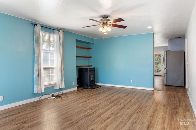 617 Lake Lowell, Nampa, ID 83686