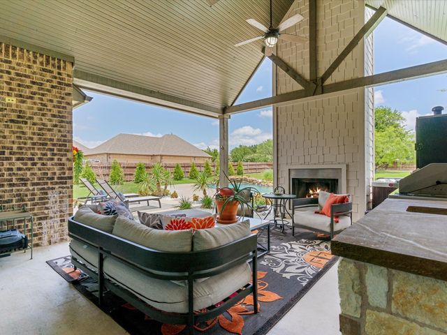 111 Old Base Road, Aurora, TX 76078
