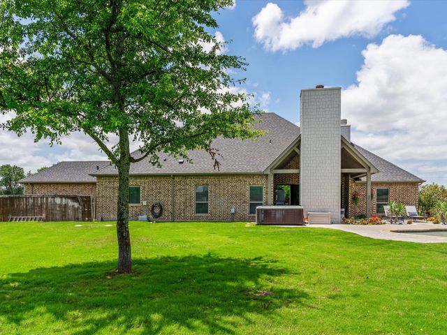 111 Old Base Road, Aurora, TX 76078