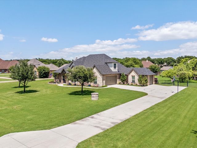 111 Old Base Road, Aurora, TX 76078