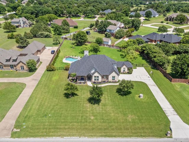 111 Old Base Road, Aurora, TX 76078