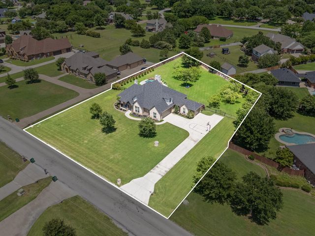 111 Old Base Road, Aurora, TX 76078