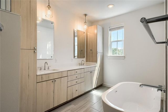 2624 Metcalfe RD 7, Austin, TX 78741