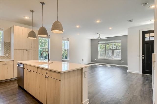 2624 Metcalfe RD 7, Austin, TX 78741