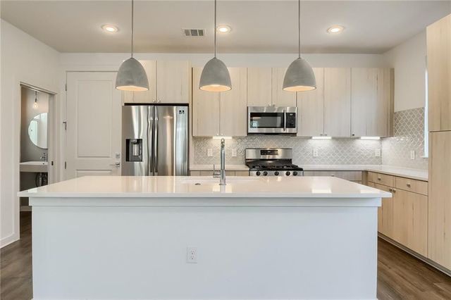 2624 Metcalfe RD 7, Austin, TX 78741