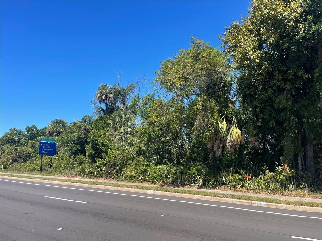 1519 MANATEE AVENUE E, Bradenton, FL 34208