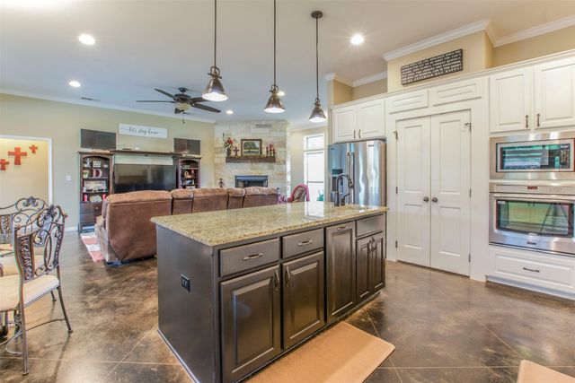 645 W Big Elm Road, Troy, TX 76579
