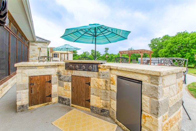 645 W Big Elm Road, Troy, TX 76579