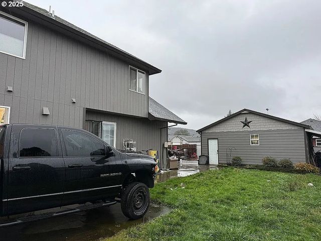 3310 TAHOMA St, Columbia City, OR 97018