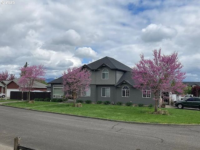 3310 TAHOMA St, Columbia City, OR 97018