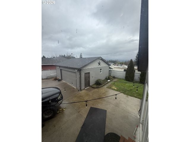 3310 TAHOMA St, Columbia City, OR 97018