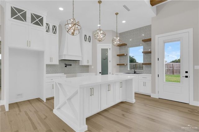 1425 S Bluebonnet Street, Alton, TX 78573