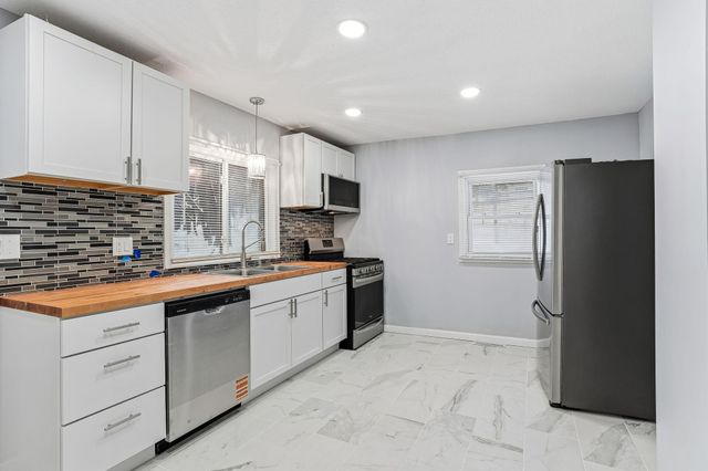 9350 Roy Road, Independence, MN 55328