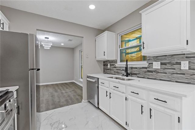 1111 Pin Oak Drive, Tucker, GA 30084