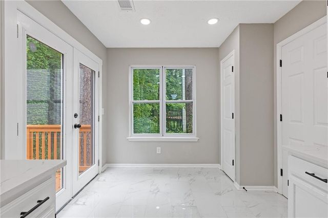 1111 Pin Oak Drive, Tucker, GA 30084