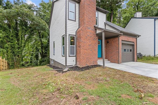 1111 Pin Oak Drive, Tucker, GA 30084