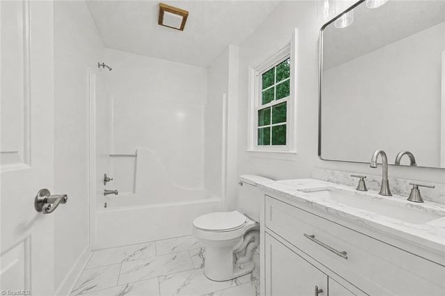 1960 Old Hollow Road, Walkertown, NC 27051
