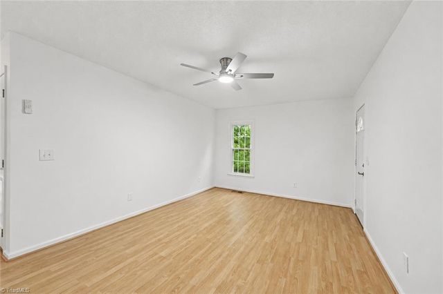 1960 Old Hollow Road, Walkertown, NC 27051