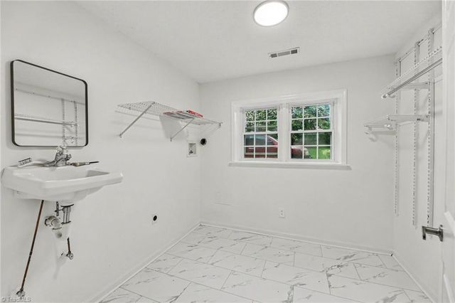 1960 Old Hollow Road, Walkertown, NC 27051