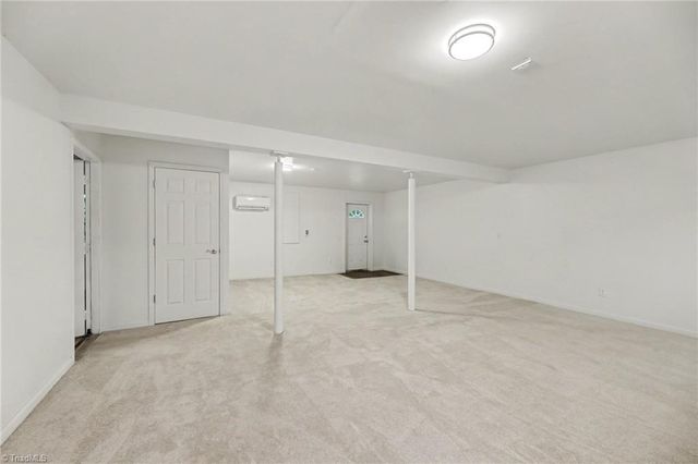 1960 Old Hollow Road, Walkertown, NC 27051